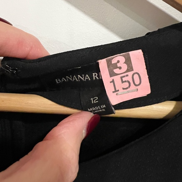 Banana Republic plaid black, red, cream, size 12. - Picture 2 of 2